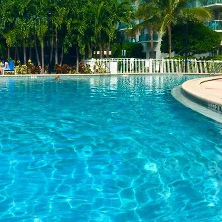 Sunny Isles Beach Spacious Apartment ภายนอก รูปภาพ