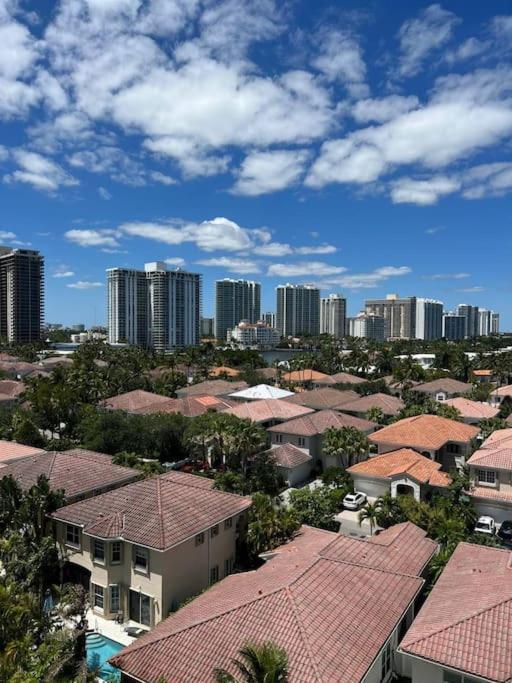Sunny Isles Beach Spacious Apartment ภายนอก รูปภาพ