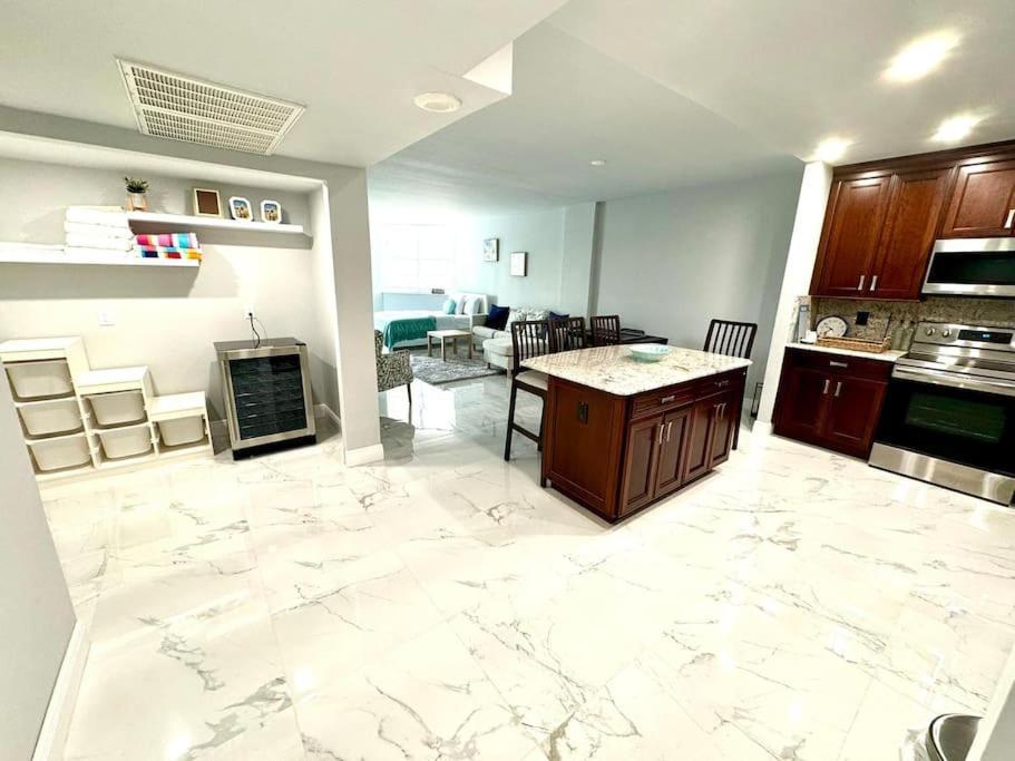 Sunny Isles Beach Spacious Apartment ภายนอก รูปภาพ