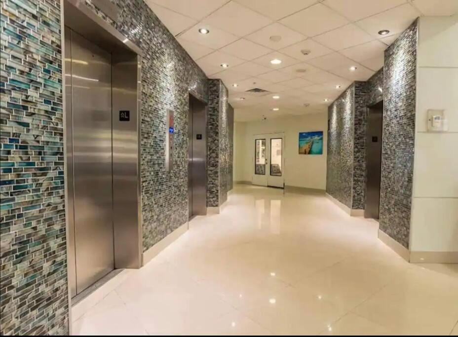 Sunny Isles Beach Spacious Apartment ภายนอก รูปภาพ