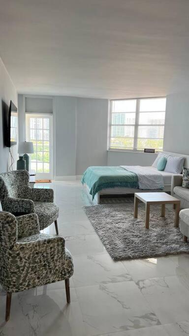 Sunny Isles Beach Spacious Apartment ภายนอก รูปภาพ