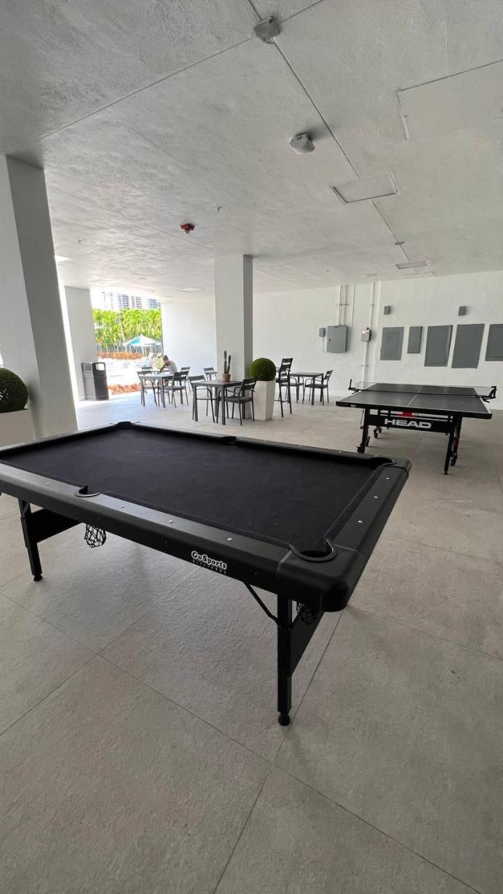 Sunny Isles Beach Spacious Apartment ภายนอก รูปภาพ