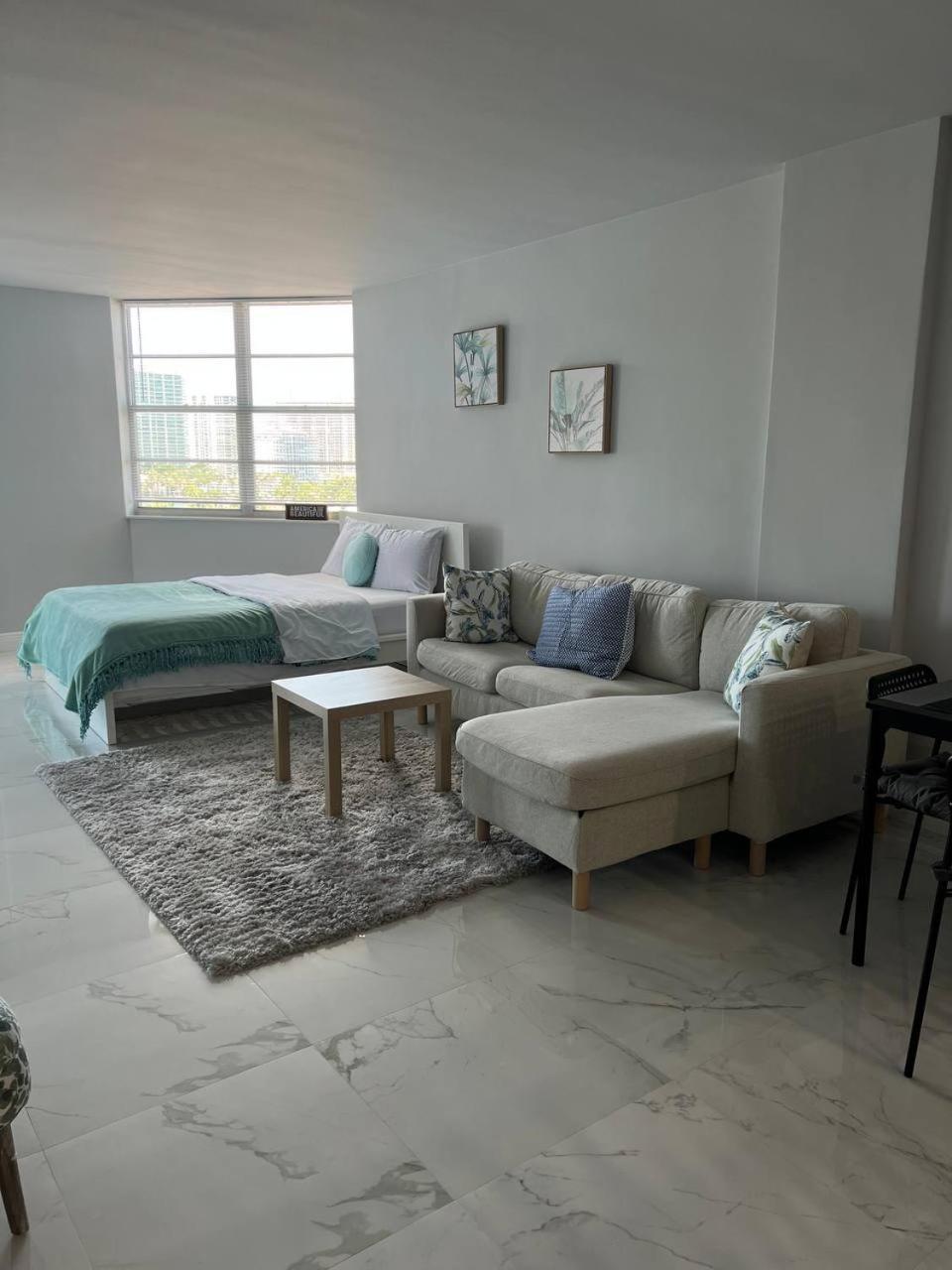 Sunny Isles Beach Spacious Apartment ภายนอก รูปภาพ