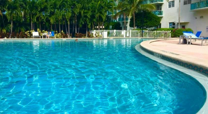 Sunny Isles Beach Spacious Apartment ภายนอก รูปภาพ