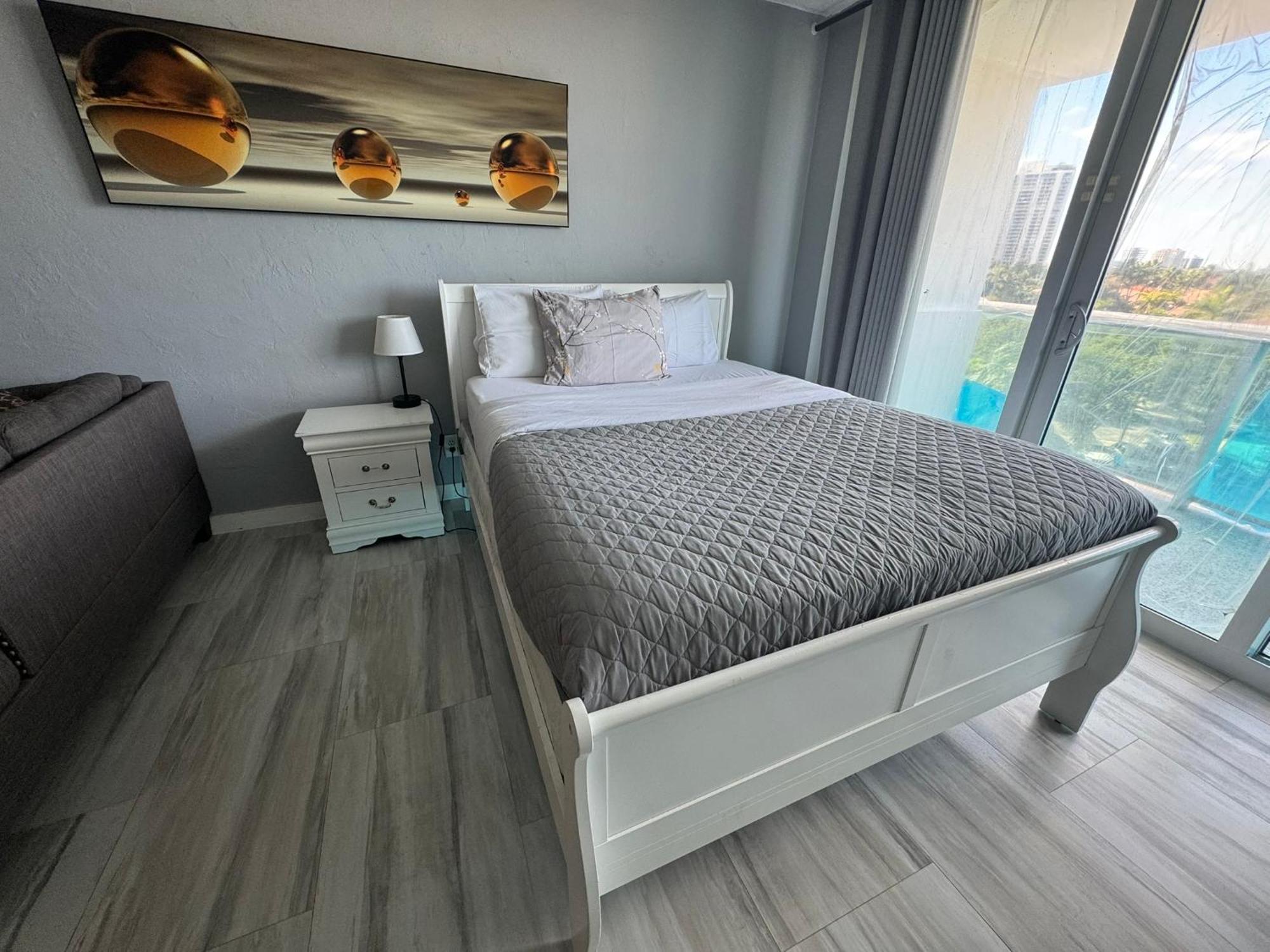Sunny Isles Beach Spacious Apartment ภายนอก รูปภาพ